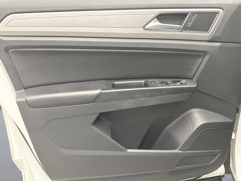 Used 2019 Volkswagen Atlas SE w/ Towing Package image 9