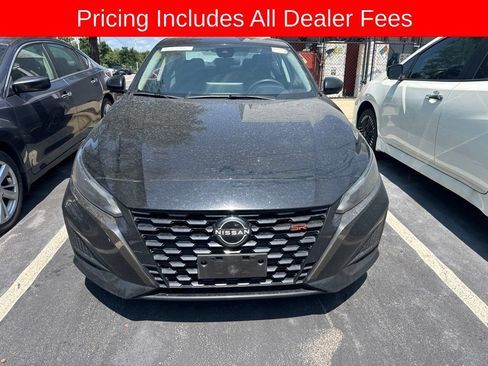 Certified 2023 Nissan Altima 2.0 SR FWD image 2