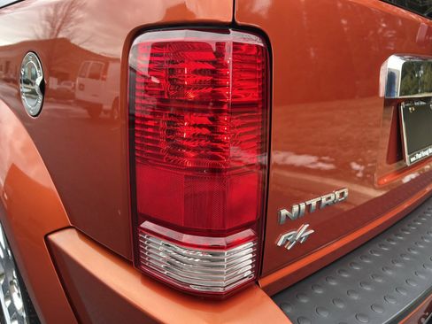 Used 2007 Dodge Nitro R/T image 77