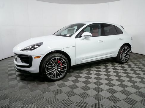 New 2026 Porsche Macan S image 2