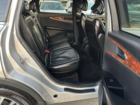 Used 2017 Lincoln MKX Reserve w/ Lincoln MKX Climate Package image 11