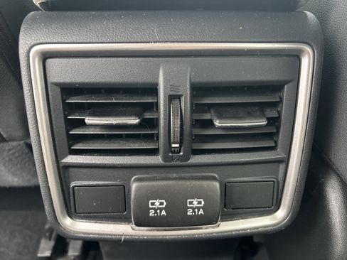 Used 2020 Subaru Forester Premium image 15