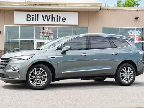 Used 2024 Buick Enclave Essence w/ Experience Buick Package FWD image 1