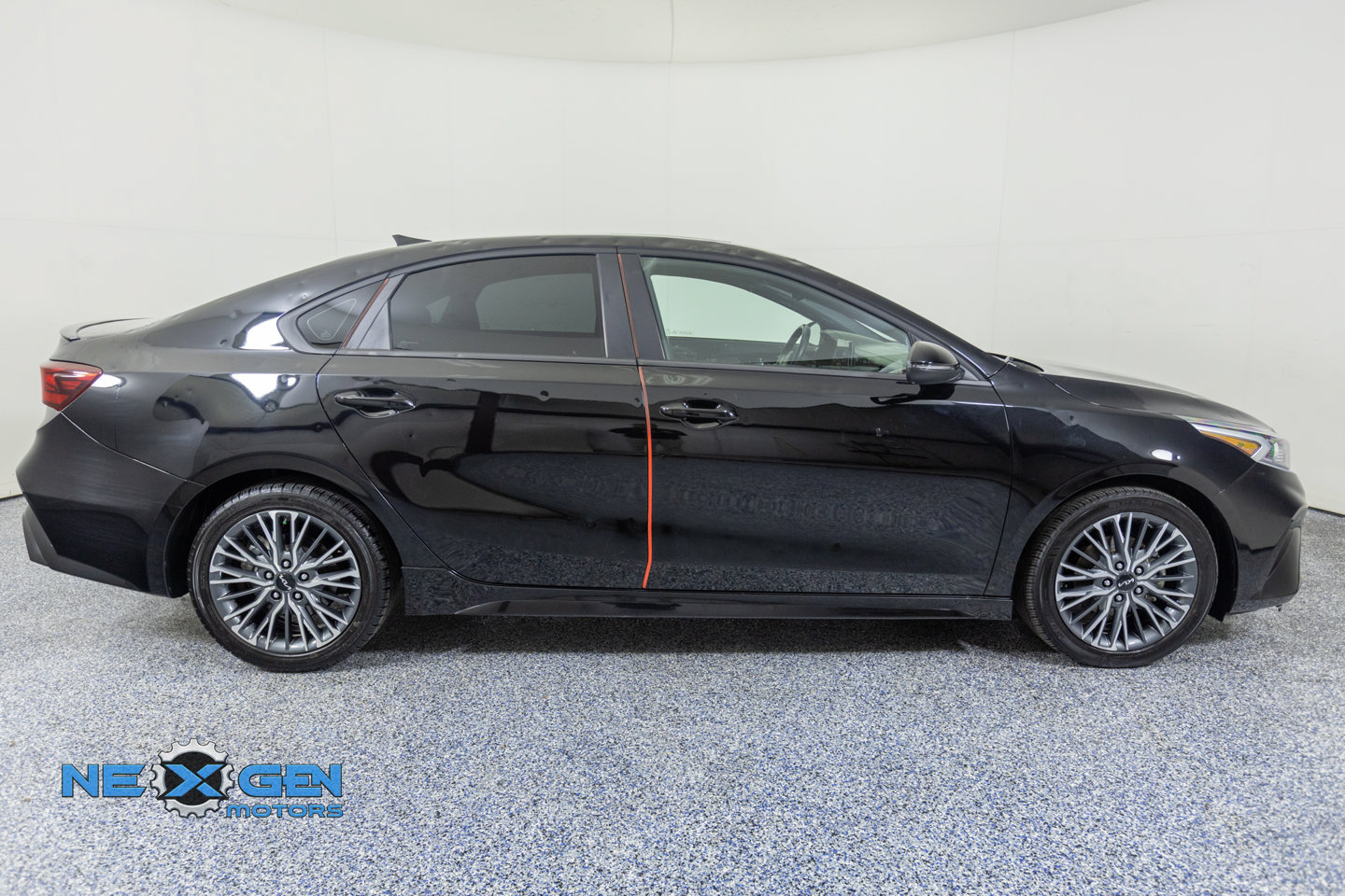 Used 2024 Kia Forte GT-Line w/ GT-Line Premium Package FWD image 9