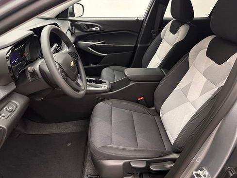 New 2026 Chevrolet Trax LS w/ LS Convenience Package FWD image 15