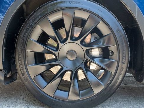 Used 2023 Tesla Model Y AWD image 51