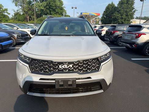 Certified 2023 Kia Sorento S w/ Panoramic Sunroof Package AWD/4WD image 2