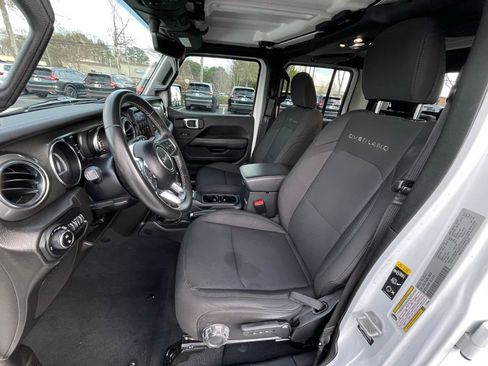 Used 2022 Jeep Gladiator Overland w/ LED Lighting Group image 27