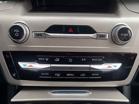 Used 2023 Ford Explorer XLT w/ Equipment Group 202A image 50