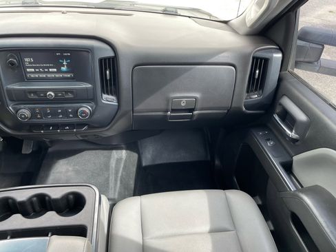 Used 2019 Chevrolet Silverado 2500 W/T w/ WT Convenience Package RWD image 8