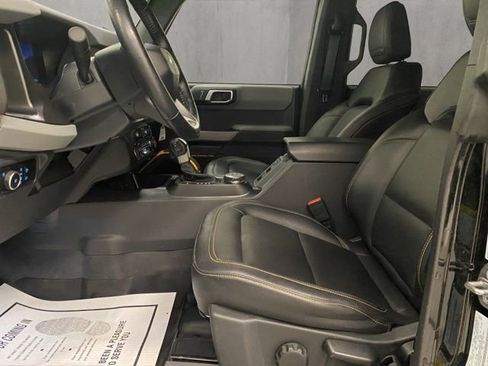 Used 2023 Ford Bronco Badlands w/ Sasquatch Package AWD/4WD image 14