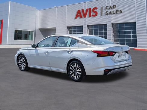 Used 2025 Nissan Altima 2.5 SV FWD image 7