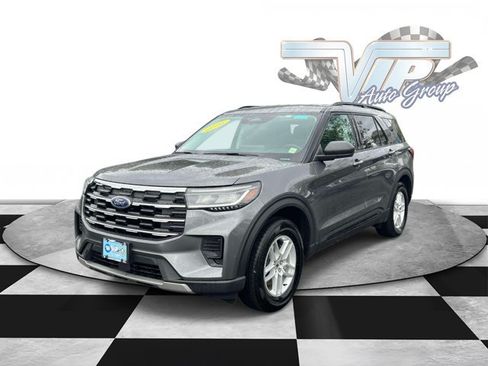 Used 2026 Ford Explorer Active AWD/4WD image 4