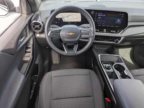 Used 2026 Chevrolet Equinox LT FWD image 25