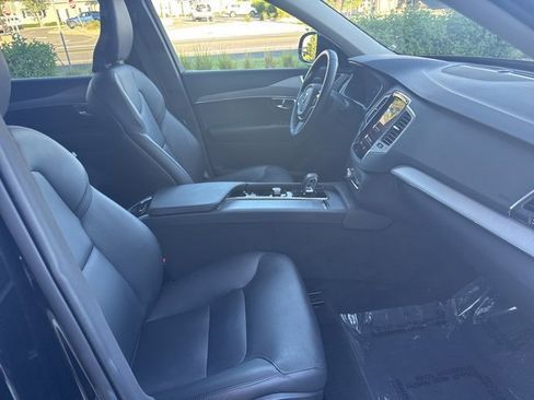 Certified 2025 Volvo XC90 B5 Core image 16