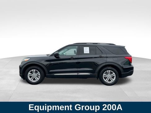 Used 2023 Ford Explorer XLT RWD image 2