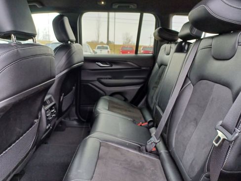 Used 2023 Jeep Grand Cherokee Altitude AWD/4WD image 31