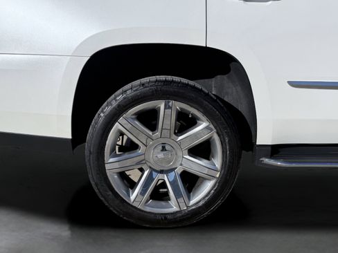 Used 2018 Cadillac Escalade Premium Luxury image 10