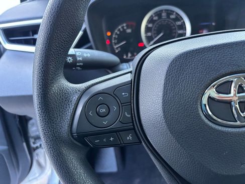 Used 2022 Toyota Corolla LE image 17