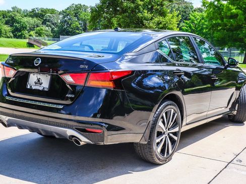 Used 2021 Nissan Altima 2.5 SR w/ SR Premium Package AWD/4WD image 19