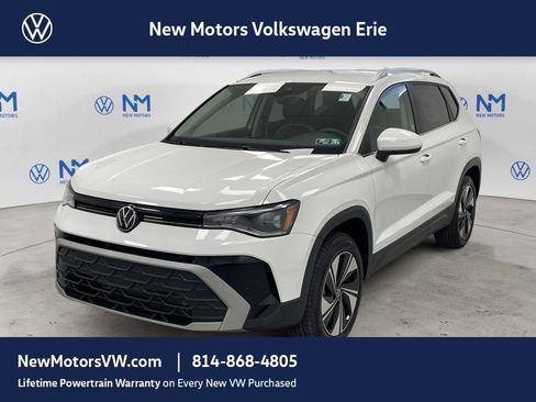 New 2026 Volkswagen Taos SE AWD/4WD image 1