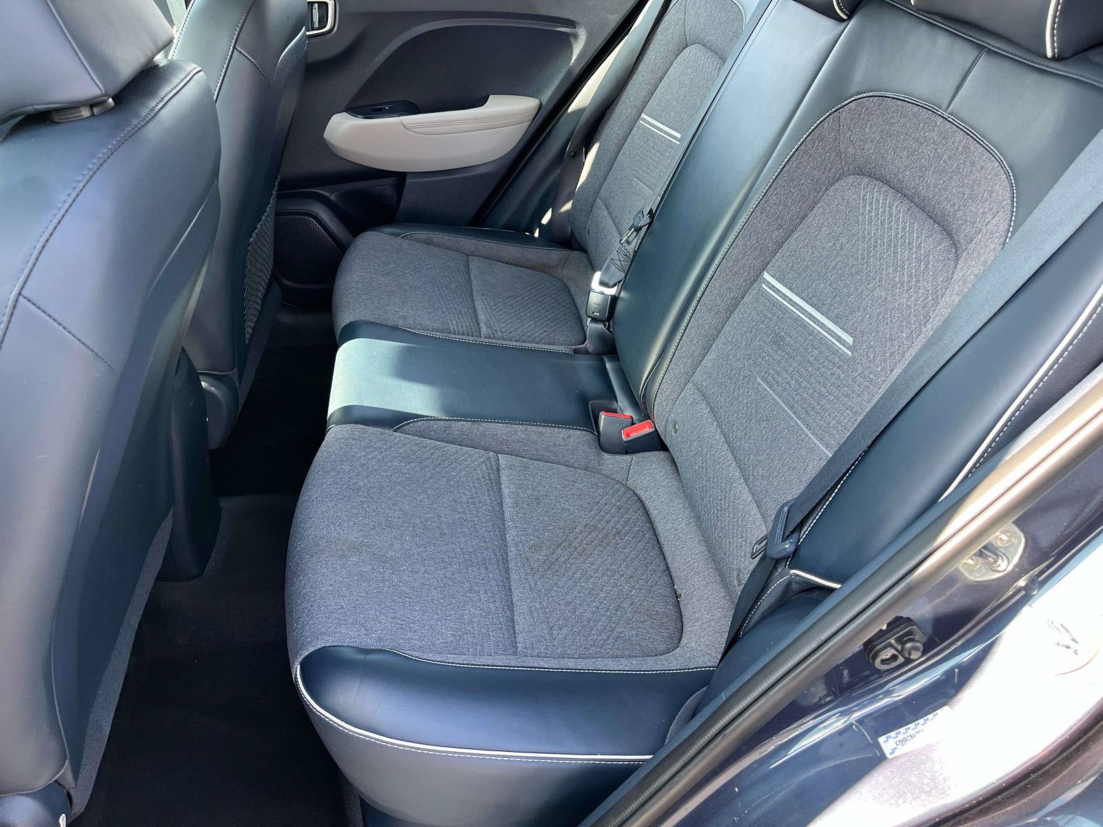 Used 2022 Hyundai Venue Limited FWD image 18