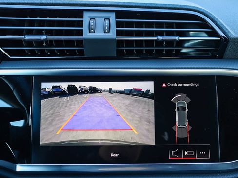 New 2025 Audi Q3 2.0T Premium image 36