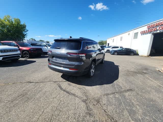 Used 2023 Jeep Grand Cherokee L Limited AWD/4WD image 15