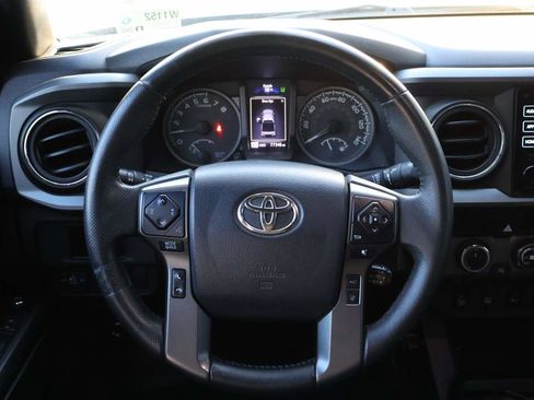 Used 2018 Toyota Tacoma SR5 image 12