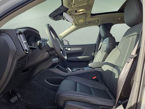 New 2026 Volvo XC40 B5 Ultra w/ Protection Package Premier image 23