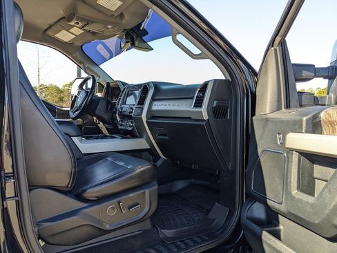 Used 2018 Ford F250 Lariat w/ Lariat Ultimate Package image 45