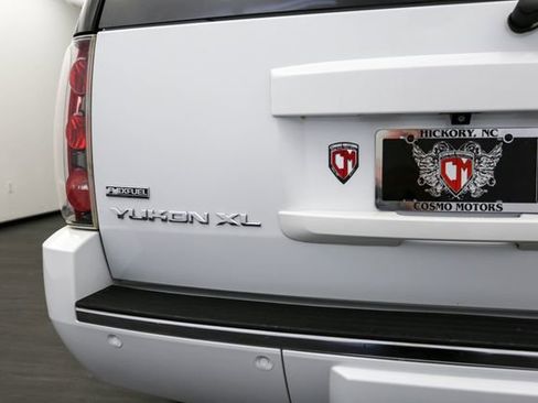 Used 2011 GMC Yukon XL Denali AWD/4WD image 40