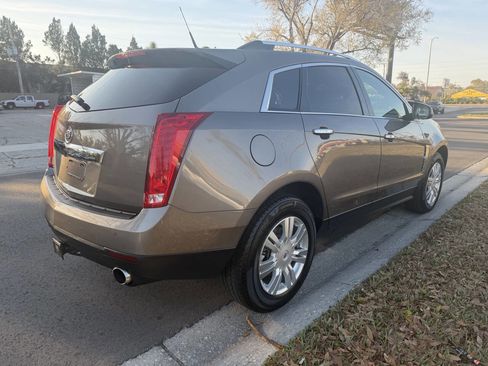 Used 2011 Cadillac SRX Luxury image 3