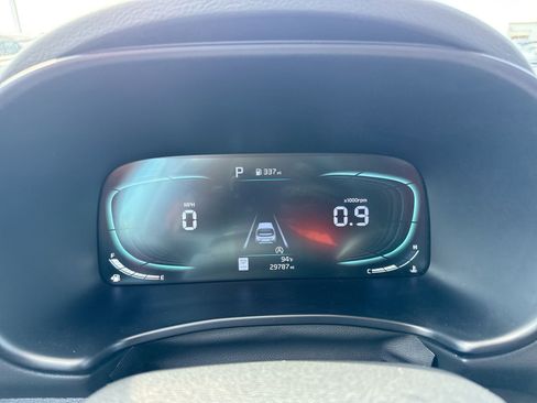 Used 2025 Kia Soul LX w/ LX Technology Package FWD image 10