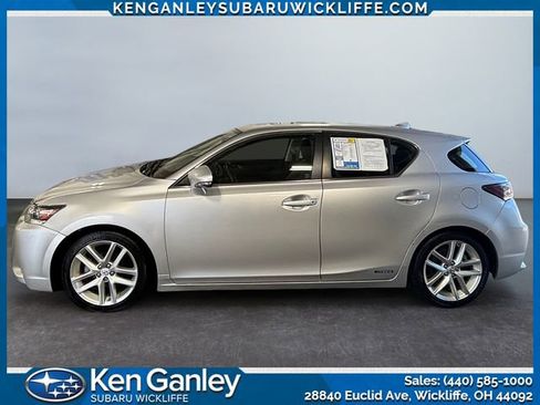 Used 2016 Lexus CT 200h w/ Navigation Package FWD image 2