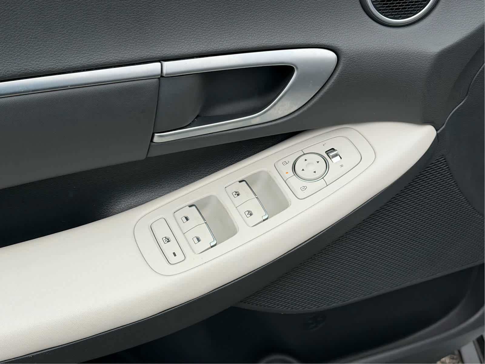 Used 2025 Hyundai Sonata SEL FWD image 15