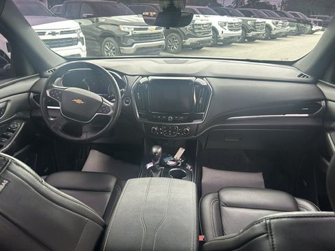 Used 2022 Chevrolet Traverse LT w/ LT Premium Package FWD image 14