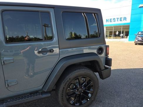 Used 2015 Jeep Wrangler Unlimited Sport w/ Dual Top Group AWD/4WD image 31