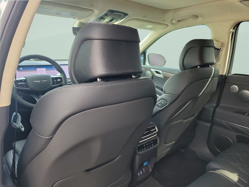 Used 2025 Genesis GV80 3.5T Prestige AWD/4WD image 8