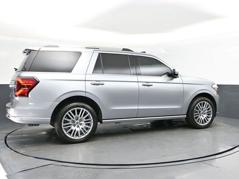 Used 2024 Ford Expedition Platinum image 8