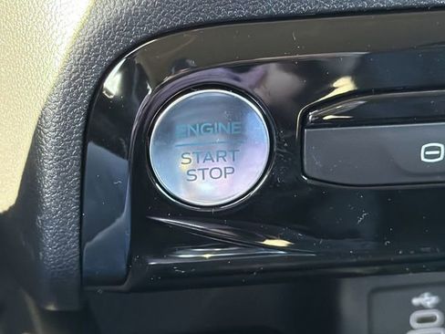 New 2026 Ford Escape SE FWD image 19