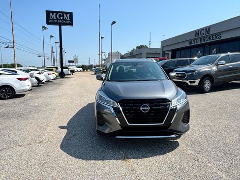 Used 2023 Nissan Kicks SV FWD image 5