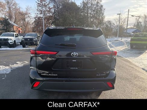 Used 2022 Toyota Highlander XLE image 7