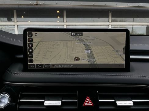 Used 2025 Genesis G70 2.5T image 31