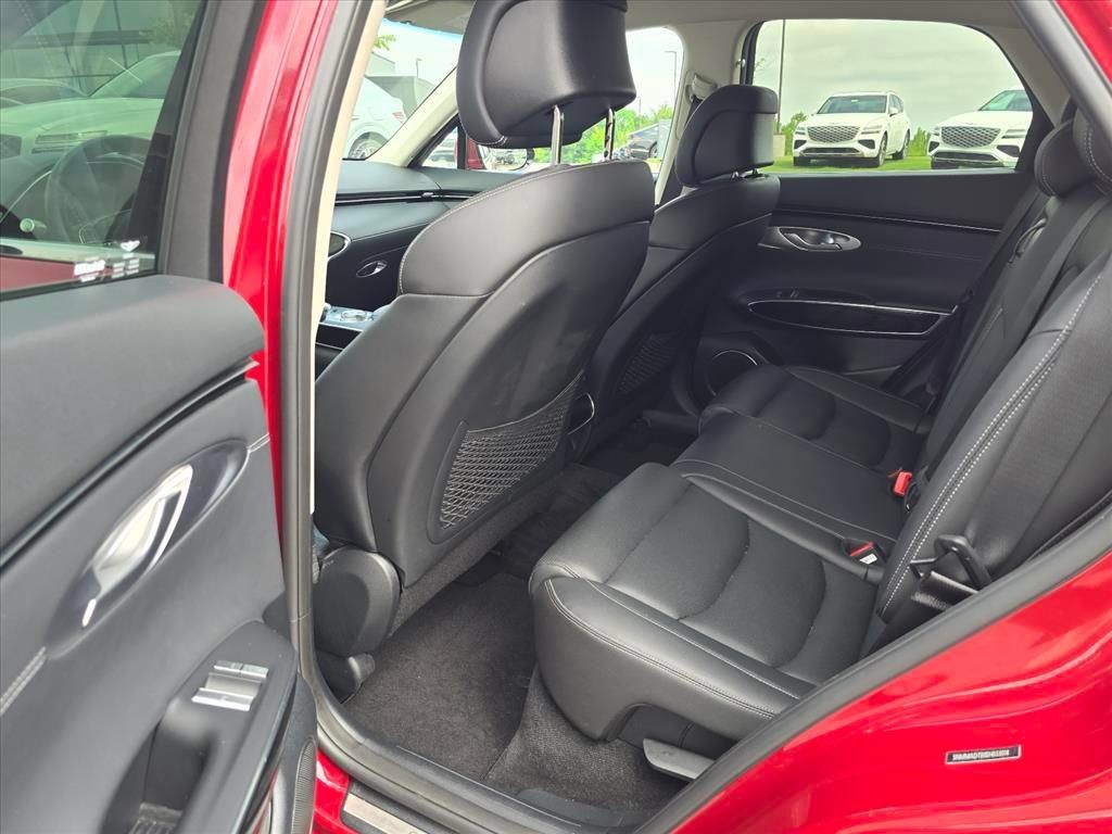 Used 2025 Genesis GV70 2.5T AWD/4WD image 10