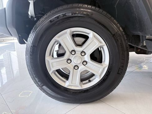 Used 2018 Jeep Wrangler Unlimited Sport S AWD/4WD image 43