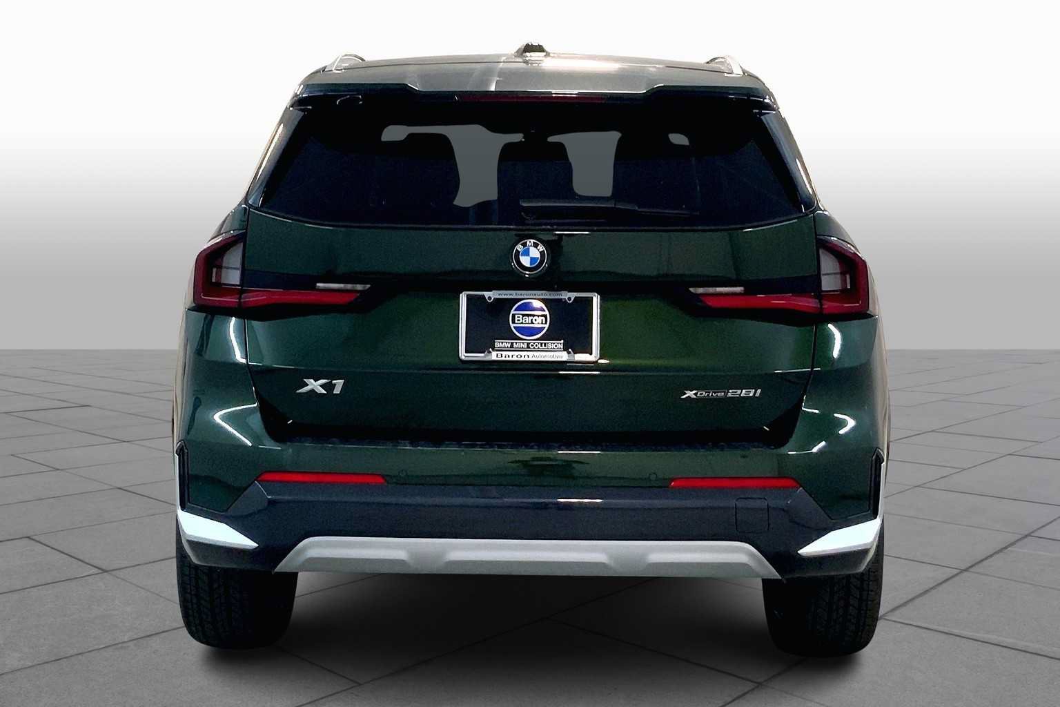 Used 2025 BMW X1 xDrive28i w/ Technology Package AWD/4WD image 4