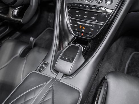 Used 2023 Aston Martin DBS Coupe RWD image 29