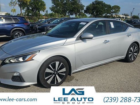 Used 2021 Nissan Altima 2.5 SV FWD image 3