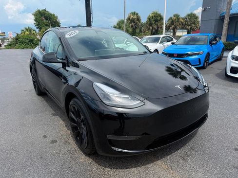 Used 2024 Tesla Model Y Long Range AWD/4WD image 3
